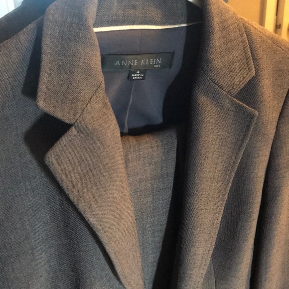 2 Piece Pant Suit| Anne Klein size 4 - Picture 2 of 3